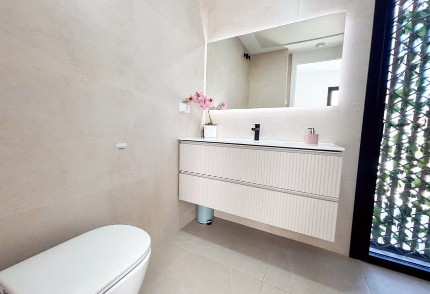 Chalet de 3 habitaciones en Cabo Roig en venta con piscina - 749.000 € (Ref: 9990318)