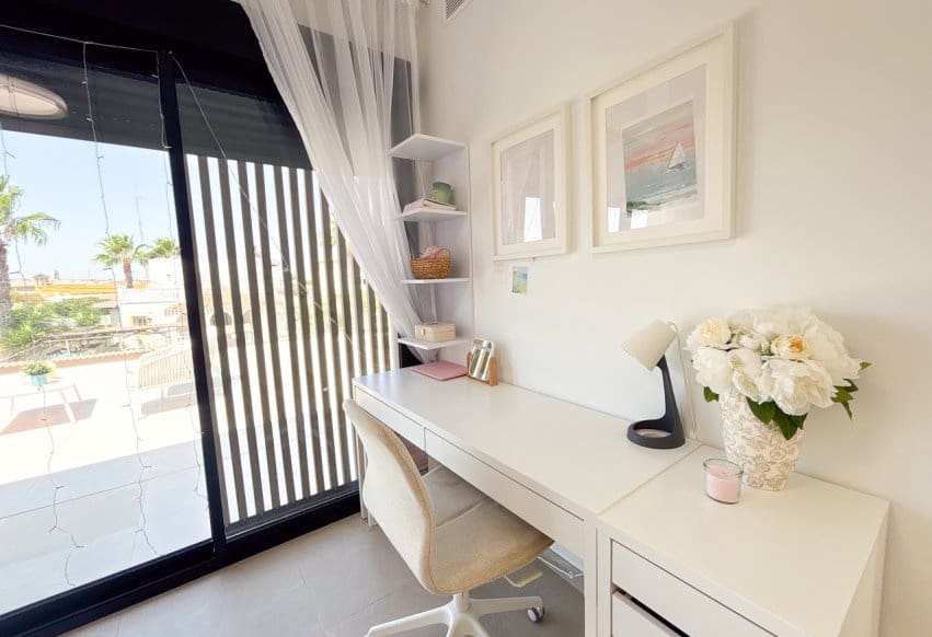 Chalet de 3 habitaciones en Cabo Roig en venta con piscina - 749.000 € (Ref: 9990318)