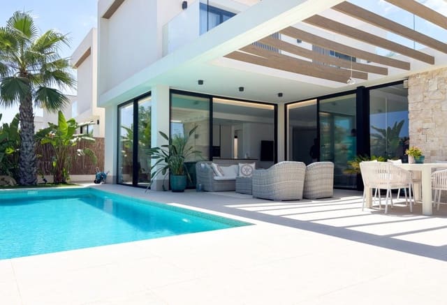 3 soveværelse Villa til salg i Cabo Roig, Orihuela med swimmingpool - € 749.000 (Ref: 9990318)