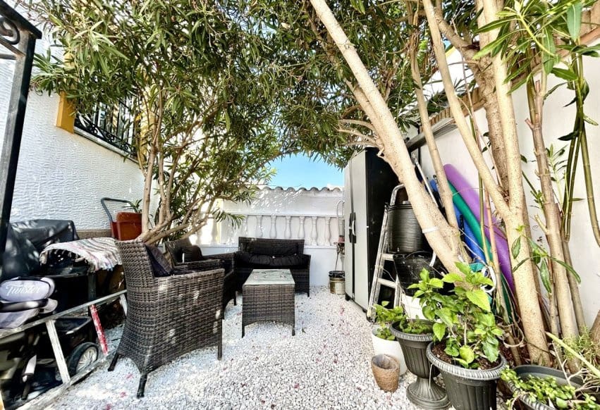 3 bedroom Townhouse for sale in Torrevieja with pool - € 209,000 (Ref: 9990319)