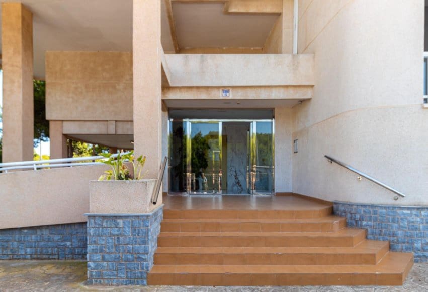 1 quarto Apartamento de Praia para venda em Campoamor com piscina - 185 000 € (Ref: 9994559)