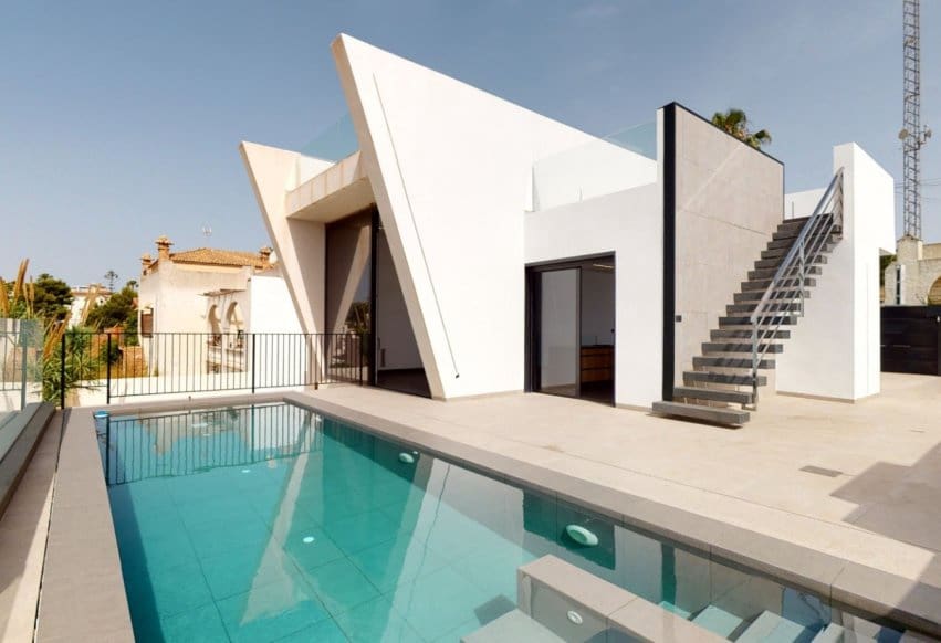 3 slaapkamer Villa te koop in Torrevieja met zwembad - € 750.000 (Ref: 9994644)