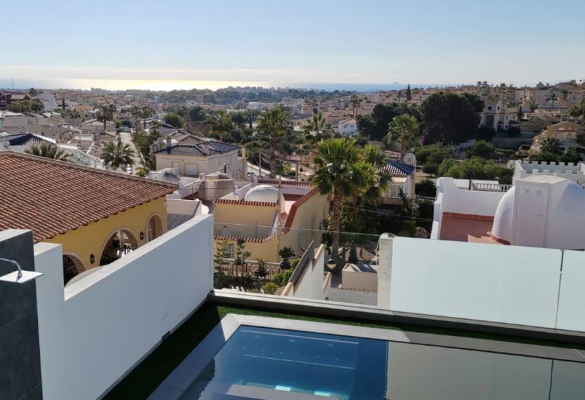 3 slaapkamer Villa te koop in Torrevieja met zwembad - € 750.000 (Ref: 9994644)