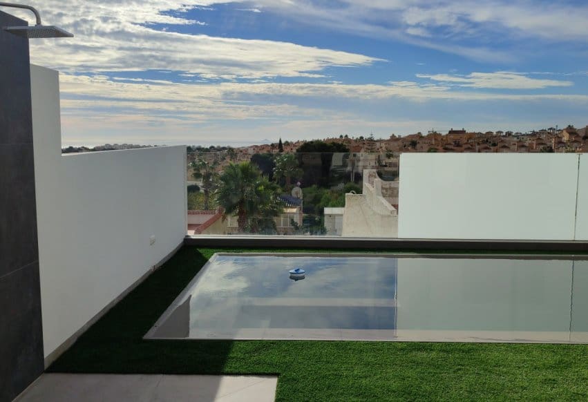 3 slaapkamer Villa te koop in Torrevieja met zwembad - € 750.000 (Ref: 9994644)