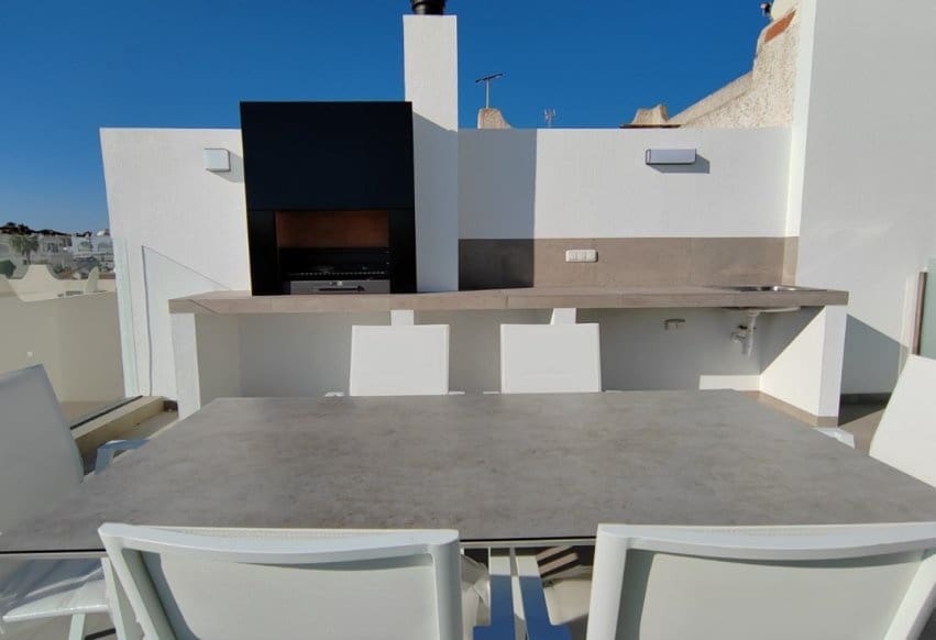 3 slaapkamer Villa te koop in Torrevieja met zwembad - € 750.000 (Ref: 9994644)