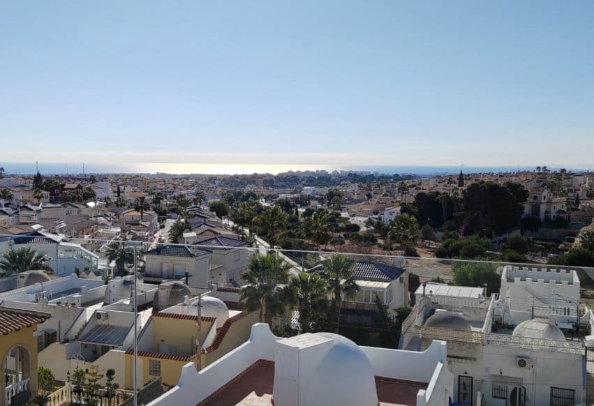 3 slaapkamer Villa te koop in Torrevieja met zwembad - € 750.000 (Ref: 9994644)