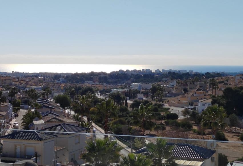 3 slaapkamer Villa te koop in Torrevieja met zwembad - € 750.000 (Ref: 9994644)