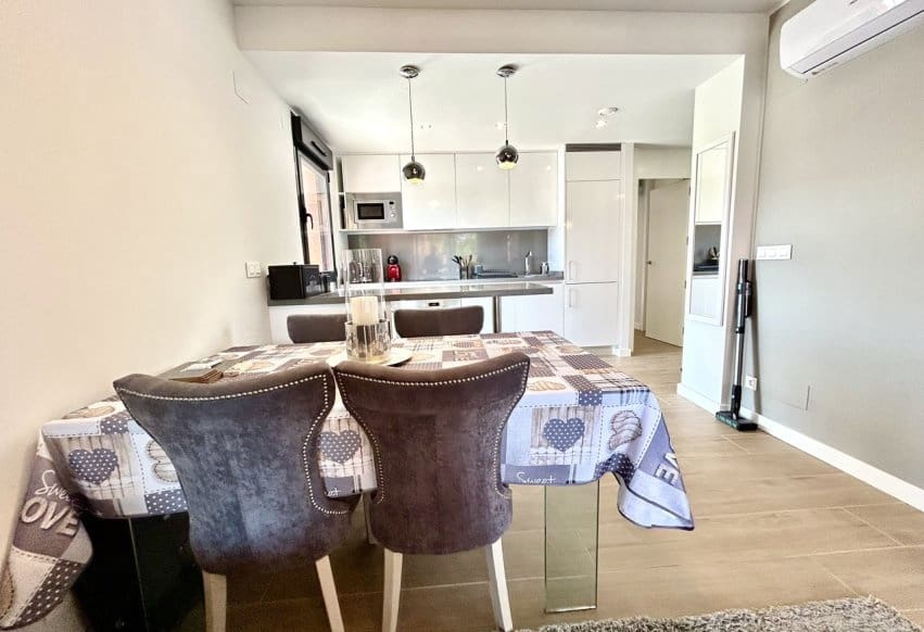 2 bedroom Apartment for sale in Villamartin with pool - € 260,000 (Ref: 9994646)
