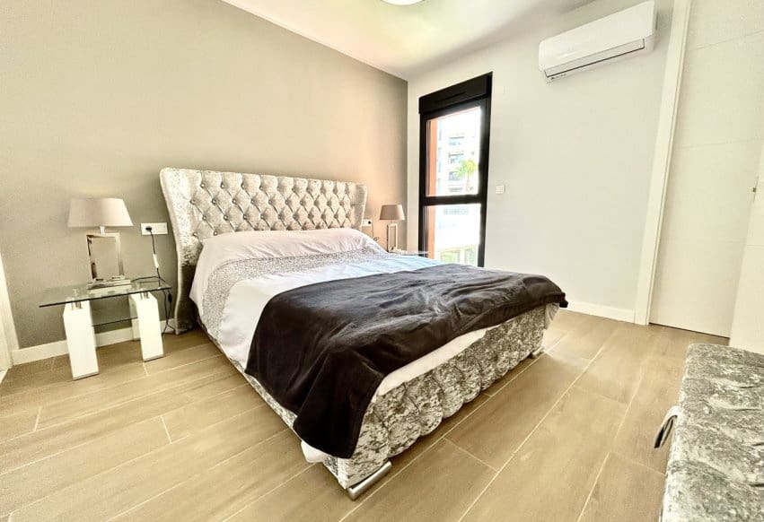 2 bedroom Apartment for sale in Villamartin with pool - € 260,000 (Ref: 9994646)