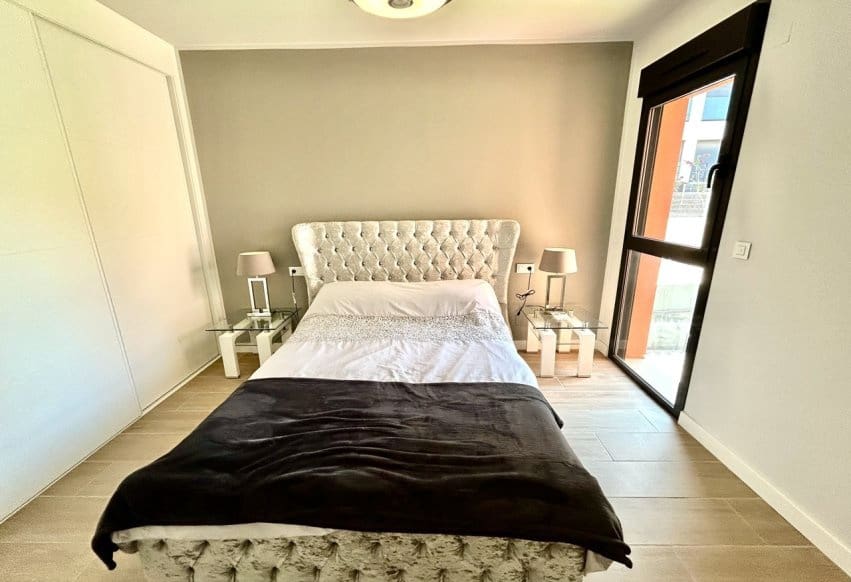 2 bedroom Apartment for sale in Villamartin with pool - € 260,000 (Ref: 9994646)
