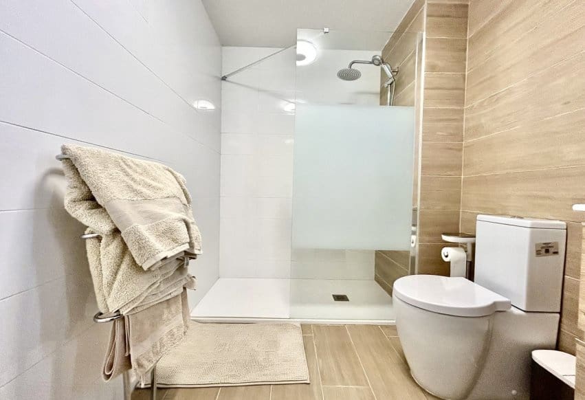 2 bedroom Apartment for sale in Villamartin with pool - € 260,000 (Ref: 9994646)