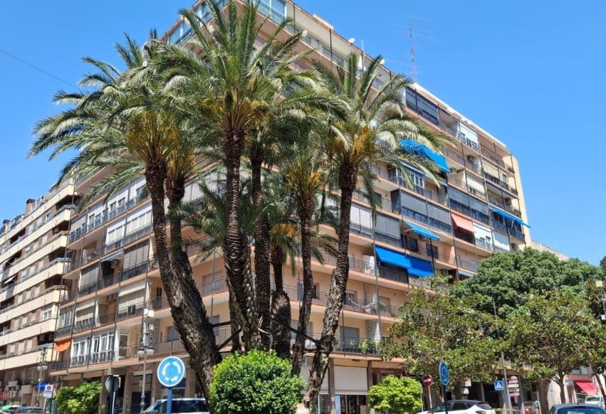 Apartamento de 4 habitaciones en Orihuela en venta - 220.000 € (Ref: 9994647)
