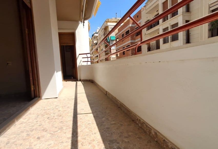 Apartamento de 4 habitaciones en Orihuela en venta - 220.000 € (Ref: 9994647)