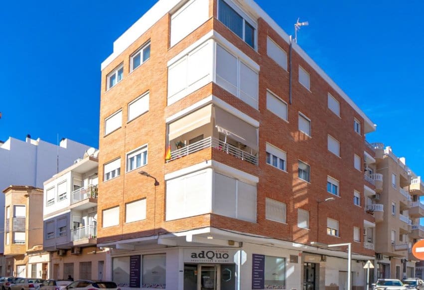 2 soverom Penthouse til salgs i Torrevieja - € 349 000 (Ref: 9994657)
