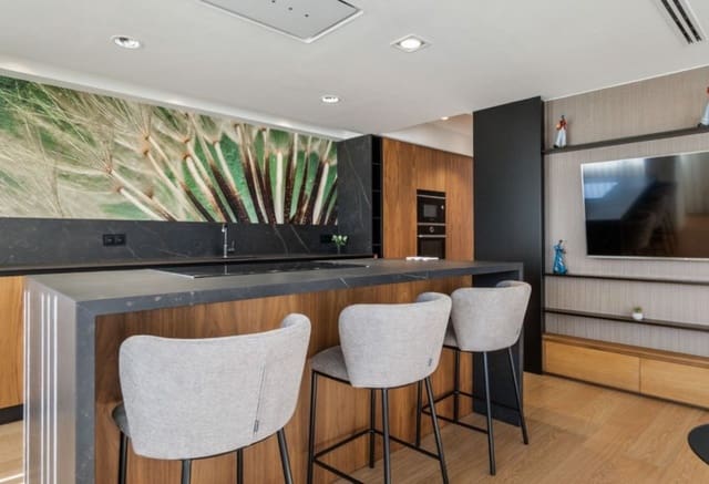 2 soverom Penthouse til salgs i Centro - Muelle Pesquero, Torrevieja - € 349 000 (Ref: 9994657)