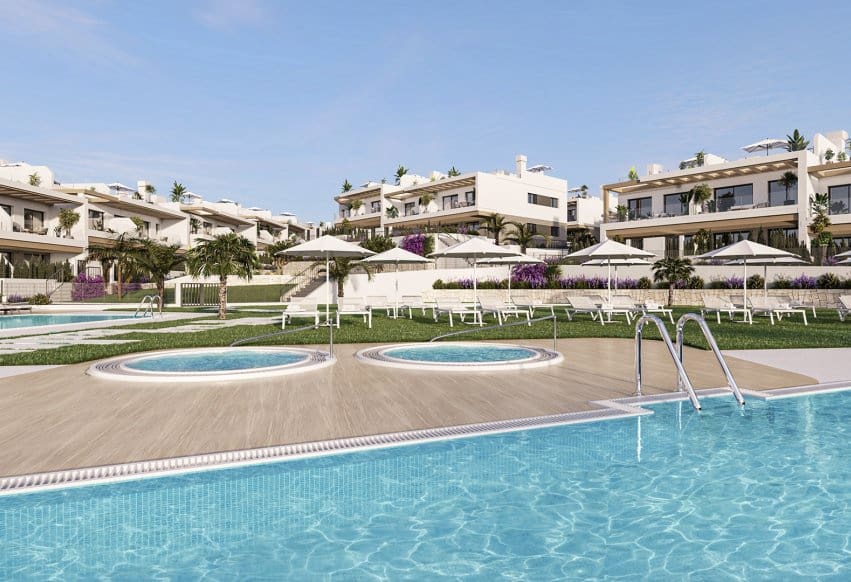 2 slaapkamer Bungalow te koop in Torrevieja met zwembad - € 288.000 (Ref: 9995953)