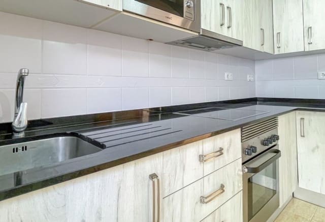 Casa de 4 habitaciones en Santiago de la Ribera, San Javier en venta con piscina - 195.000 € (Ref: 9998154)