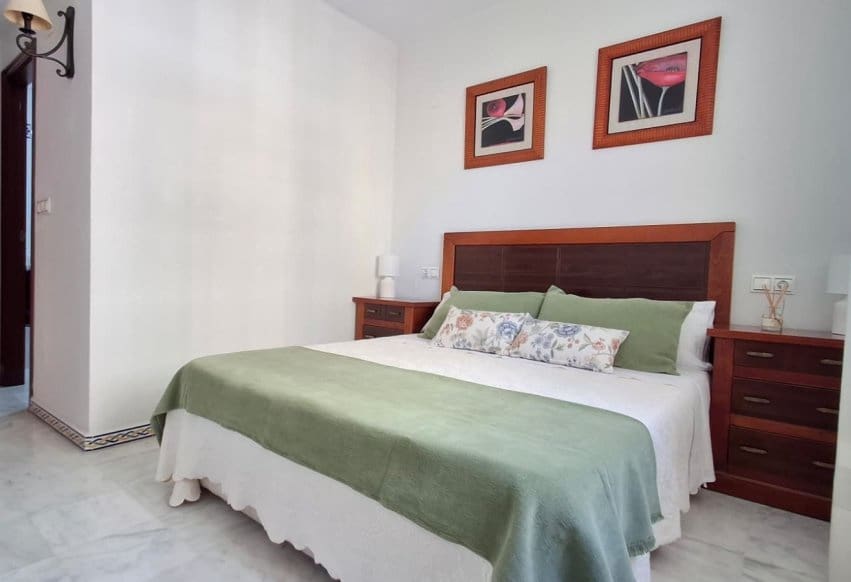 2 slaapkamer Appartement te koop in Torrevieja - € 254.000 (Ref: 9998155)