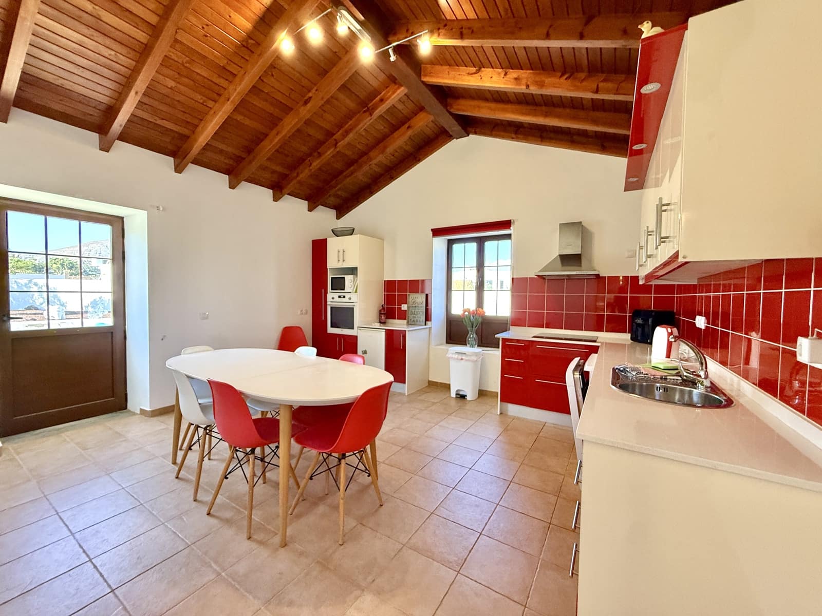 4 Zimmer Villa zu verkaufen in Casillas del Angel mit Pool Garage - 540.000 € (Ref: 10001026)