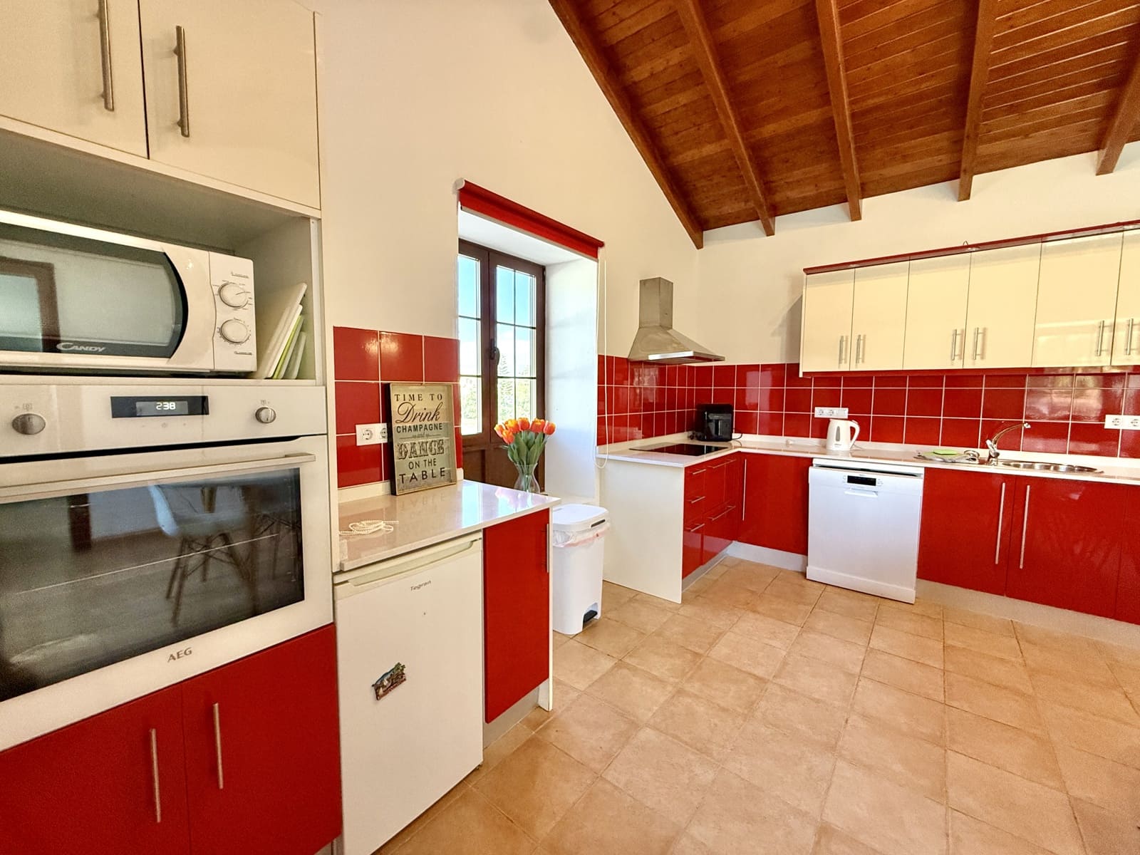 4 Zimmer Villa zu verkaufen in Casillas del Angel mit Pool Garage - 540.000 € (Ref: 10001026)