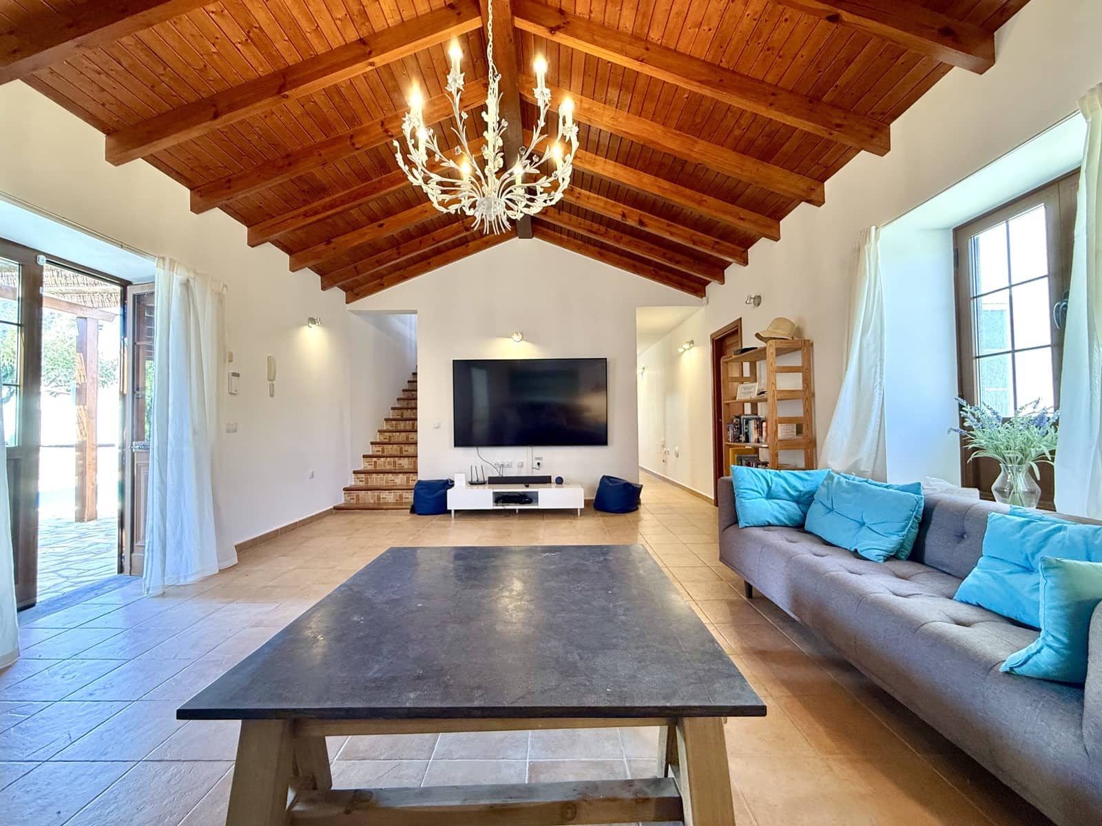 4 Zimmer Villa zu verkaufen in Casillas del Angel mit Pool Garage - 540.000 € (Ref: 10001026)