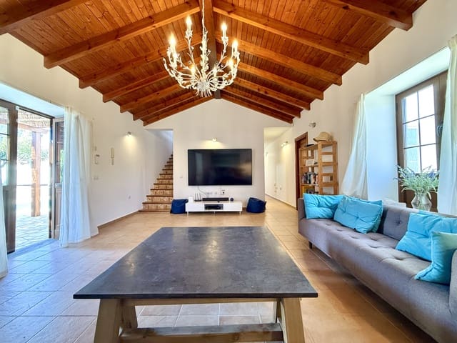 4 Zimmer Villa zu verkaufen in Casillas del Angel, Puerto del Rosario mit Pool Garage - 540.000 € (Ref: 10001026)