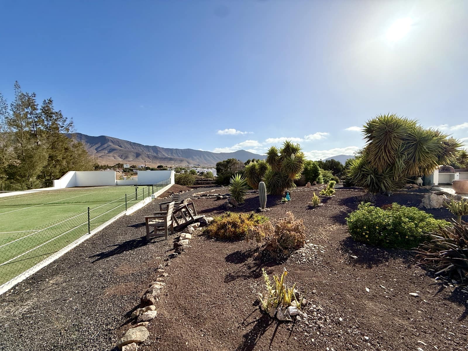 4 Zimmer Villa zu verkaufen in Casillas del Angel mit Pool Garage - 540.000 € (Ref: 10001026)