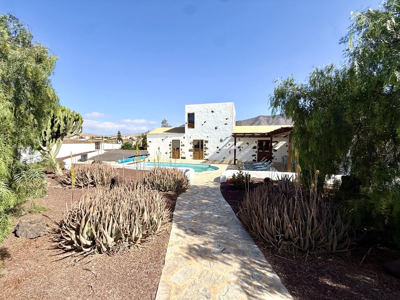 4 Zimmer Villa zu verkaufen in Casillas del Angel mit Pool Garage - 540.000 € (Ref: 10001026)