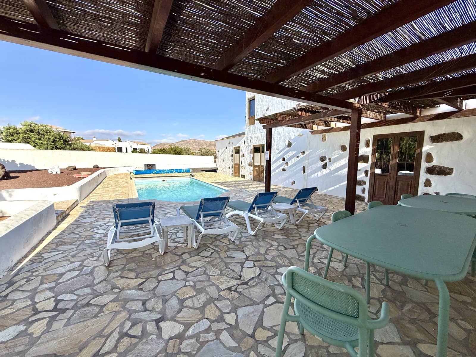 4 Zimmer Villa zu verkaufen in Casillas del Angel mit Pool Garage - 540.000 € (Ref: 10001026)