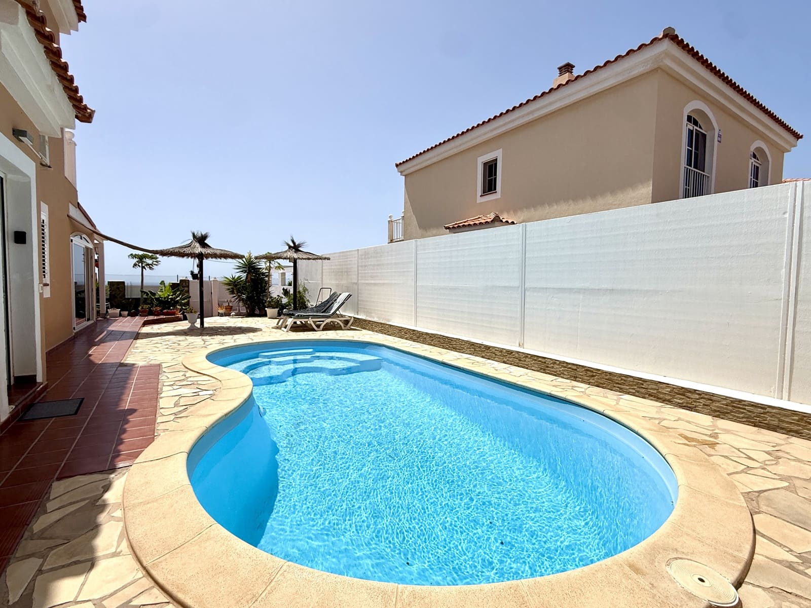 2 sypialnia Apartament na sprzedaż w Caleta de Fuste z basenem garażem - 360 000 € (Ref: 10005995)