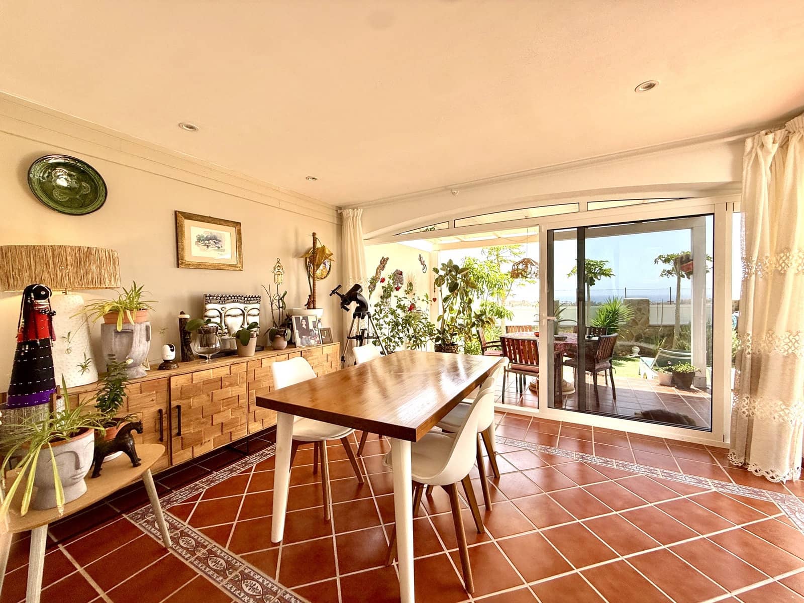 2 bedroom Apartment for sale in Caleta de Fuste with pool garage - € 360,000 (Ref: 10005995)