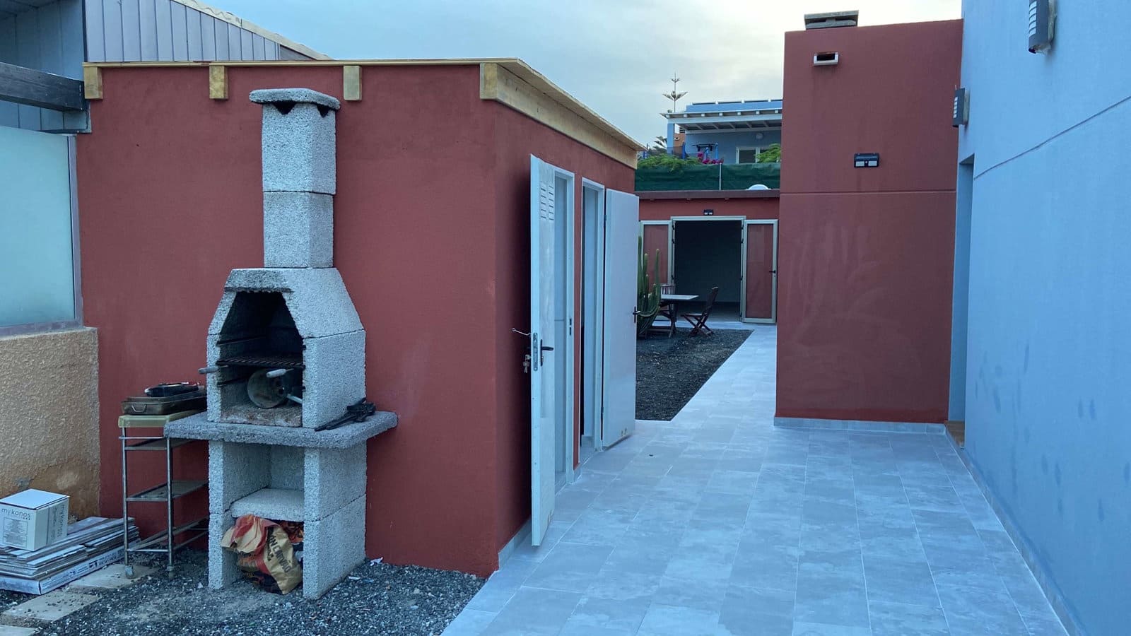 3 sypialnia Willa na sprzedaż w Caleta de Fuste z basenem garażem - 470 000 € (Ref: 10018119)