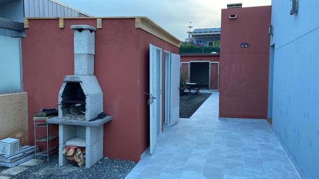 3 camera da letto Villa in vendita in Caleta de Fuste, Antigua con piscina garage - 470.000 € (Rif: 10018119)