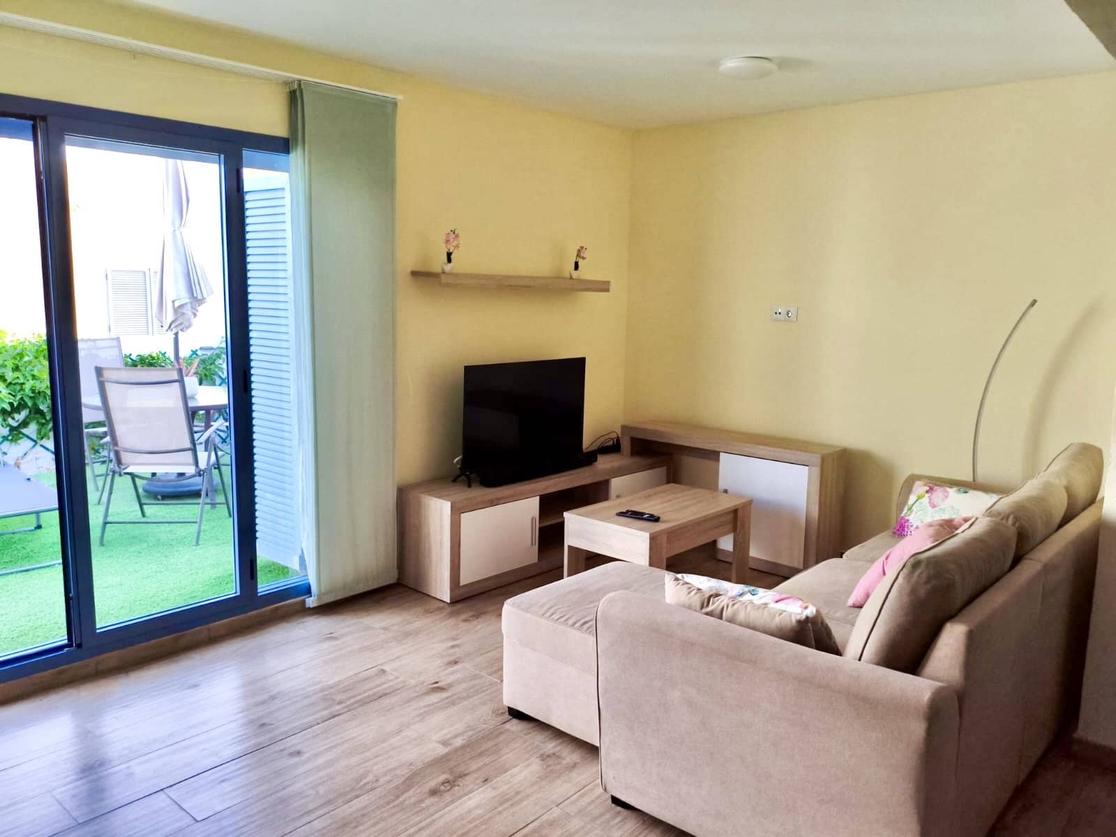 2 bedroom Terraced Villa for sale in Caleta de Fuste with pool - € 259,000 (Ref: 10033215)