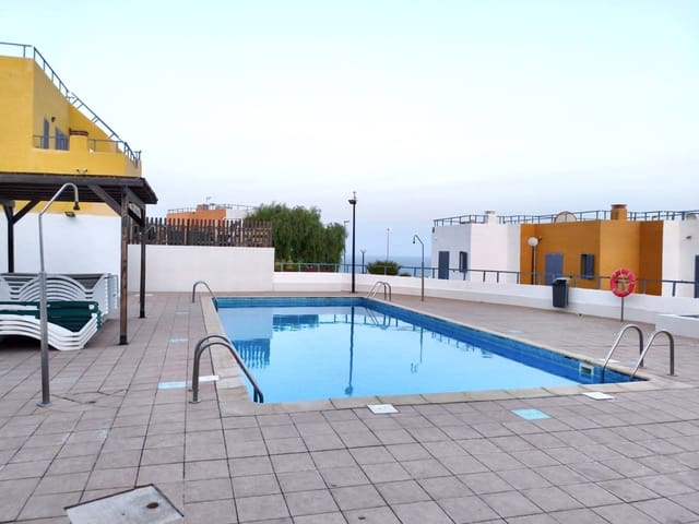 2 slaapkamer Rijtjeshuis te koop in Caleta de Fuste, Antigua met zwembad - € 259.000 (Ref: 10033215)