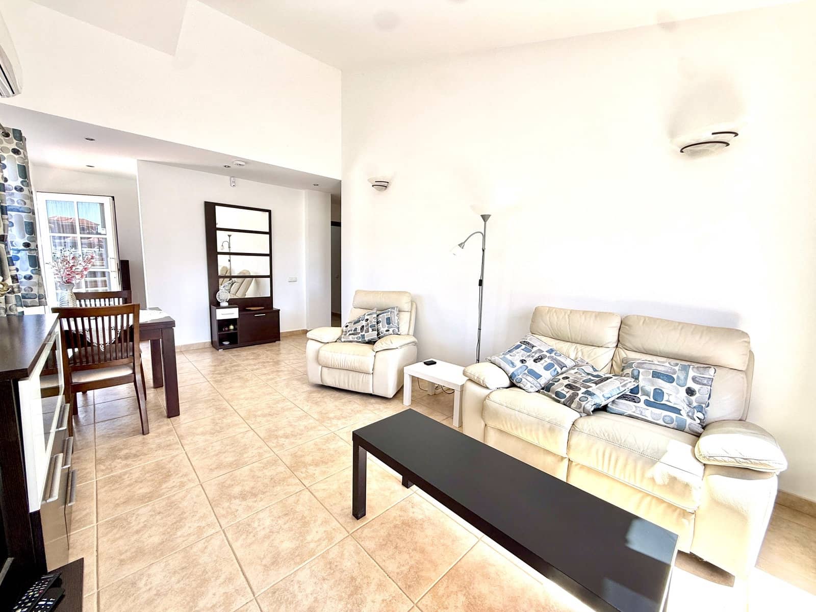 2 bedroom Bungalow for sale in Caleta de Fuste with pool garage - € 299,000 (Ref: 10120829)