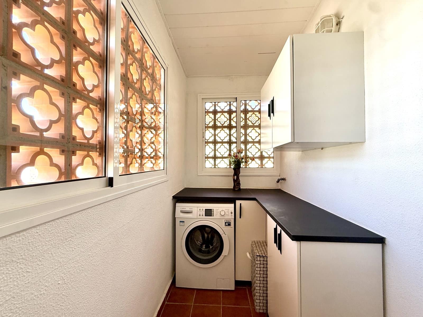 2 bedroom Bungalow for sale in Caleta de Fuste with pool garage - € 299,000 (Ref: 10120829)