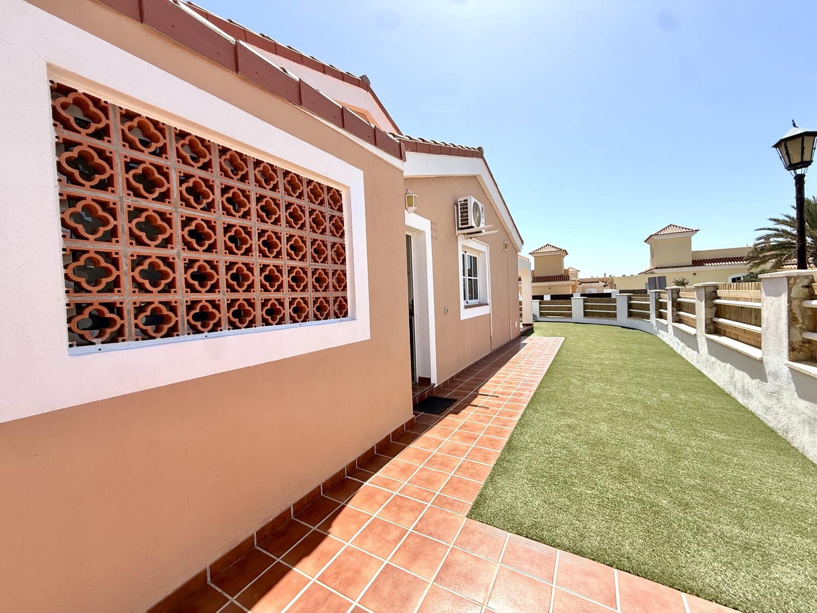 2 bedroom Bungalow for sale in Caleta de Fuste with pool garage - € 299,000 (Ref: 10120829)