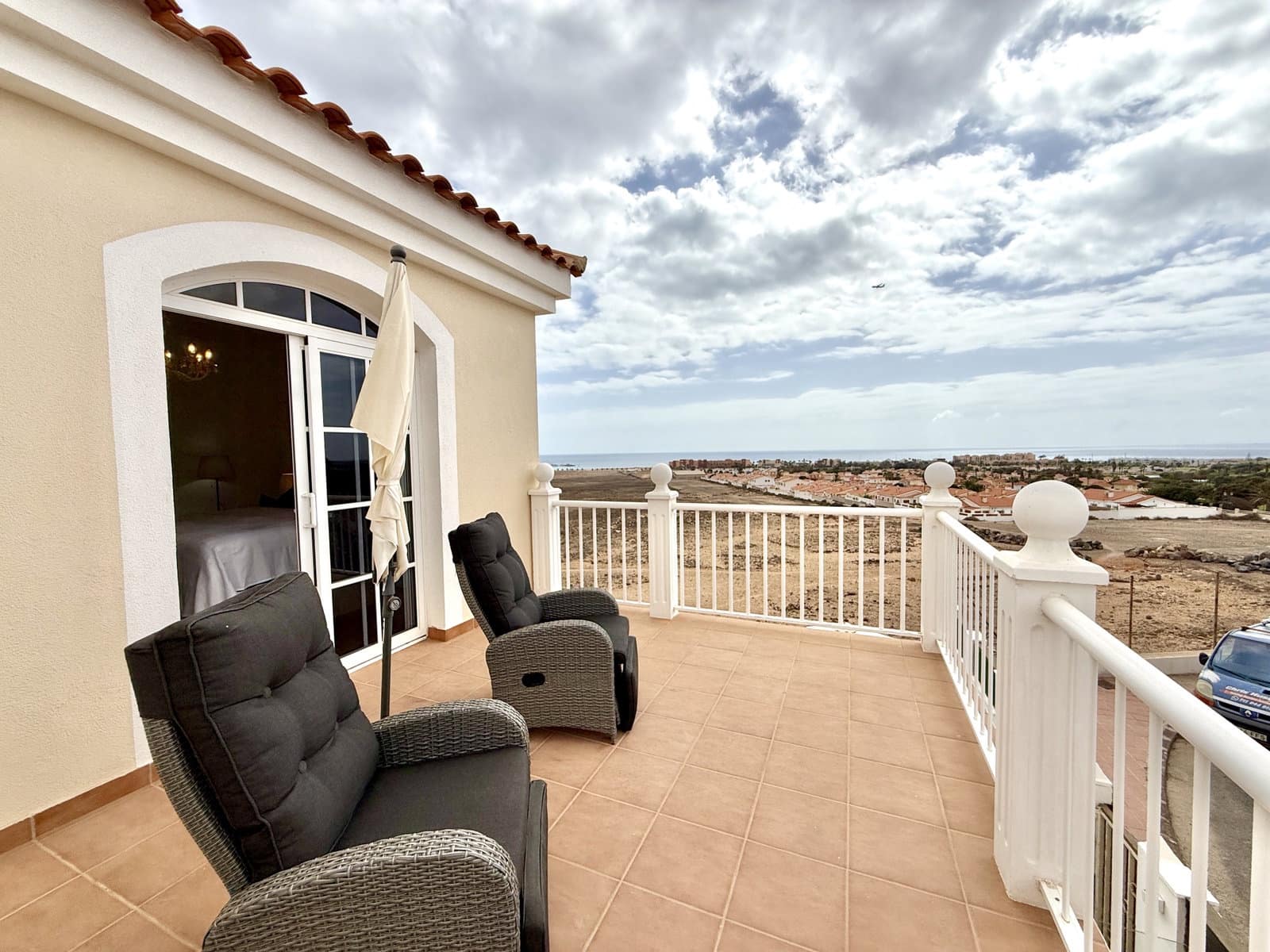 2 bedroom Apartment for sale in Caleta de Fuste with pool garage - € 349,000 (Ref: 10145242)