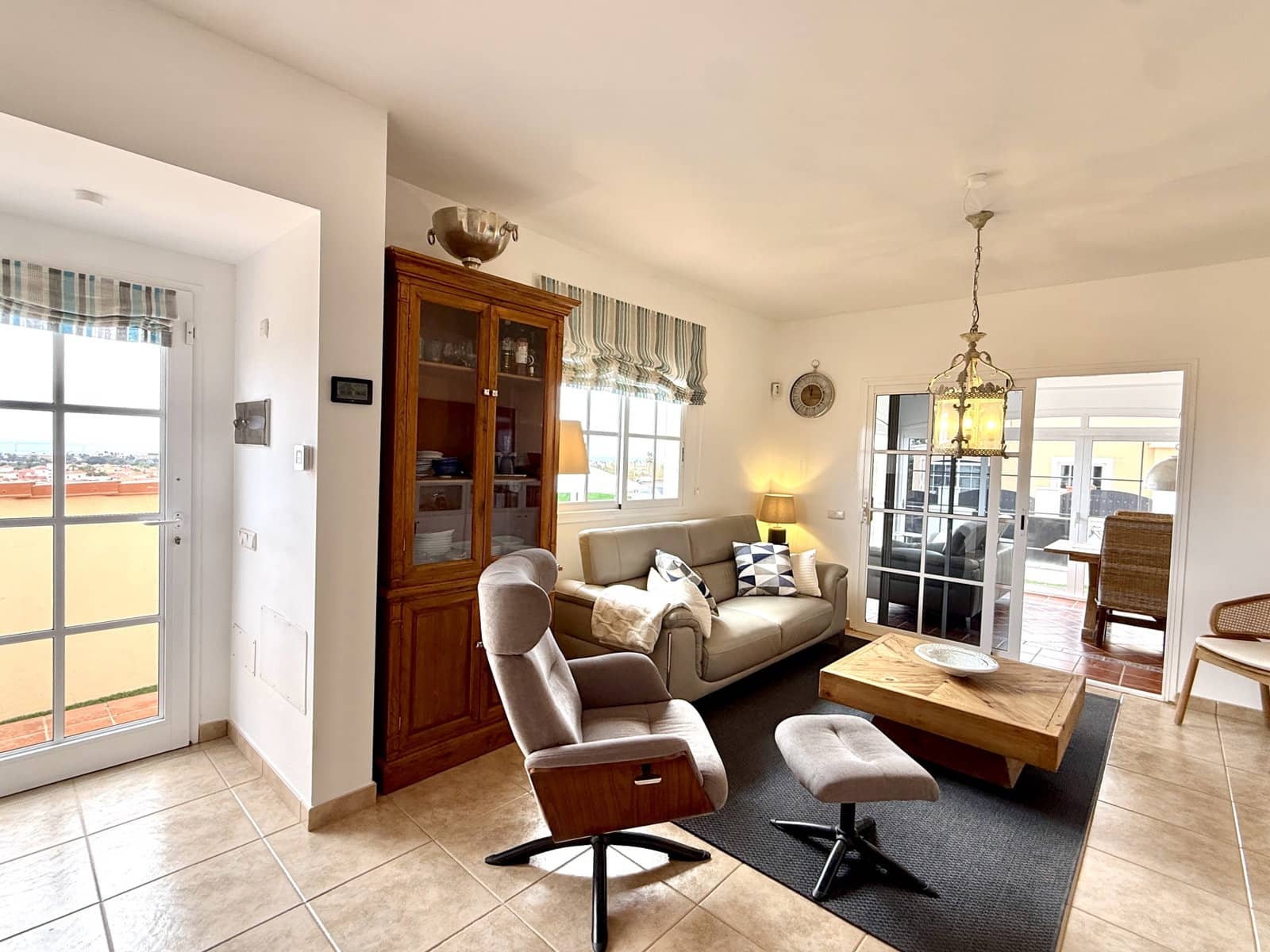 2 bedroom Apartment for sale in Caleta de Fuste with pool garage - € 349,000 (Ref: 10145242)