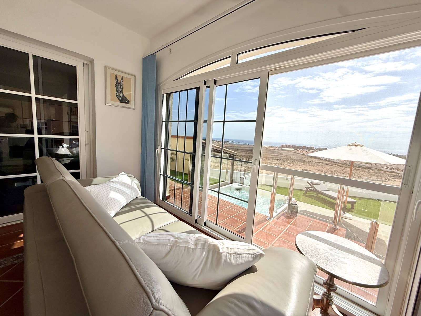 2 bedroom Apartment for sale in Caleta de Fuste with pool garage - € 349,000 (Ref: 10145242)
