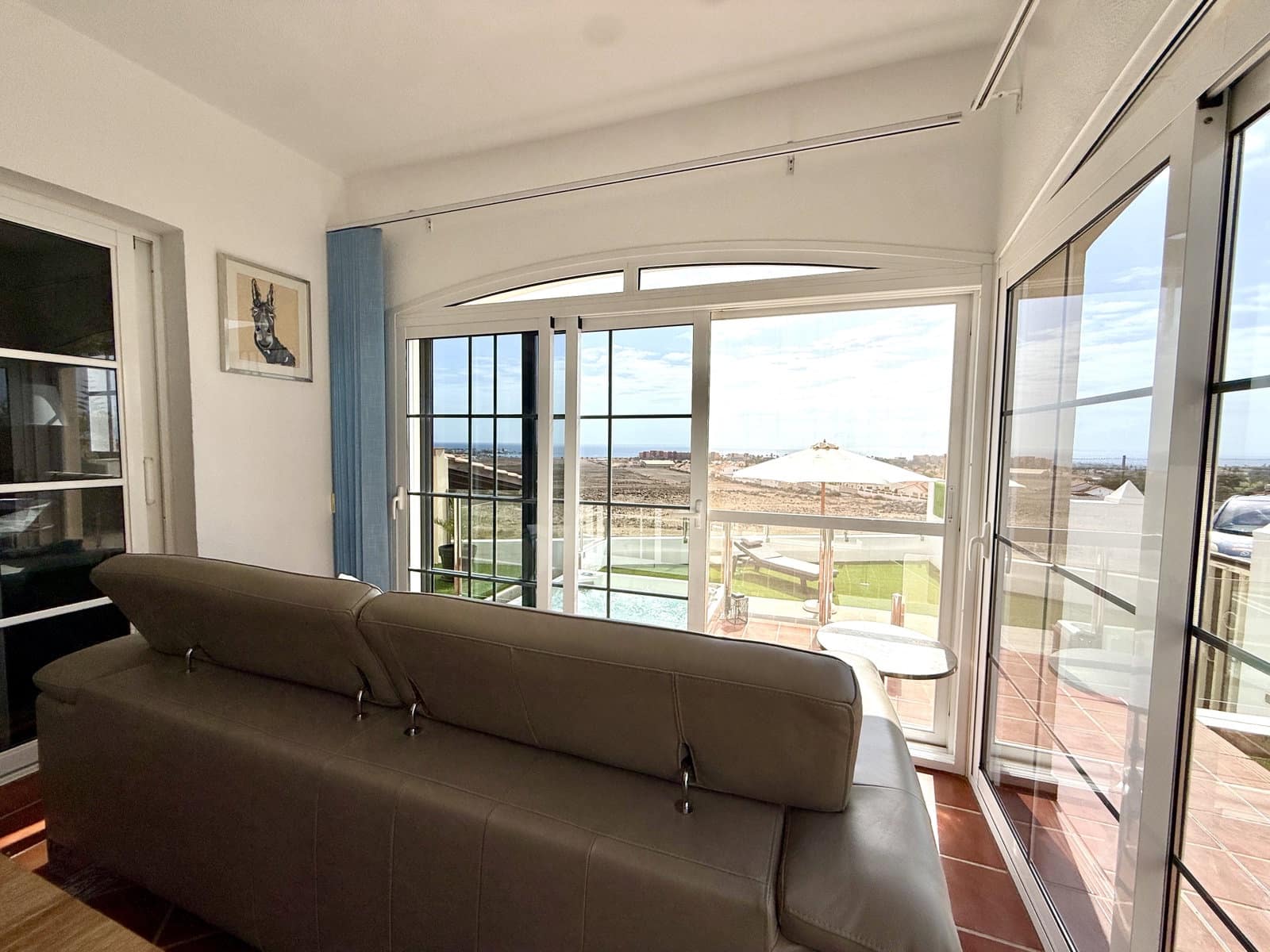 2 bedroom Apartment for sale in Caleta de Fuste with pool garage - € 349,000 (Ref: 10145242)