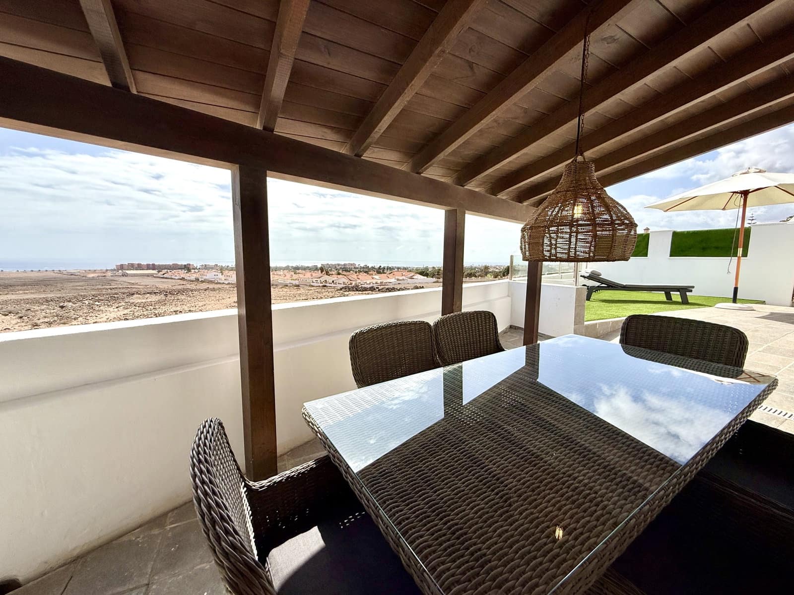 2 bedroom Apartment for sale in Caleta de Fuste with pool garage - € 349,000 (Ref: 10145242)