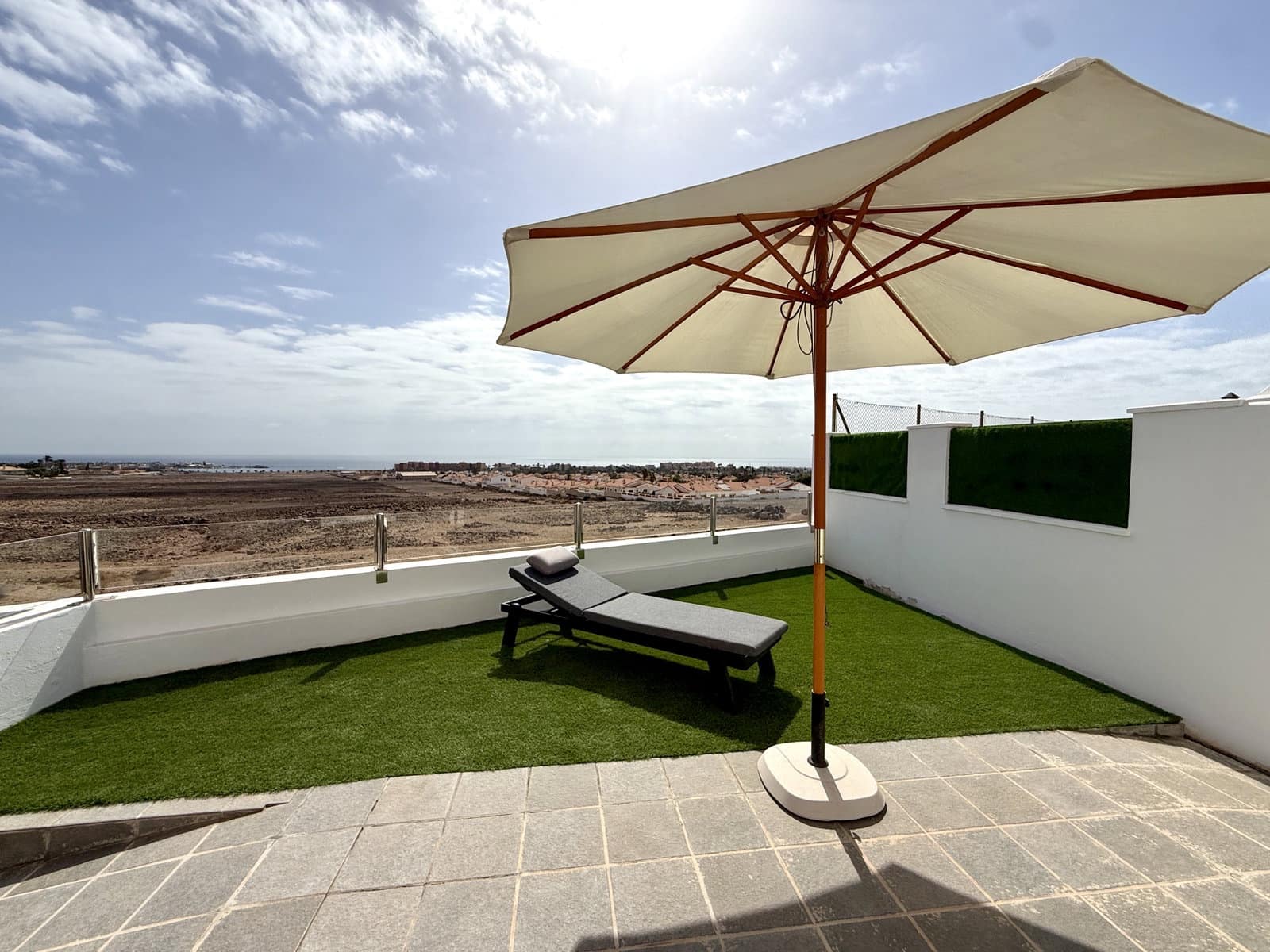 2 bedroom Apartment for sale in Caleta de Fuste with pool garage - € 349,000 (Ref: 10145242)