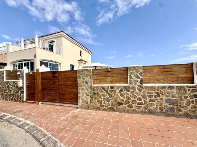 2 bedroom Apartment for sale in Caleta de Fuste, Antigua with pool garage - € 349,000 (Ref: 10145242)
