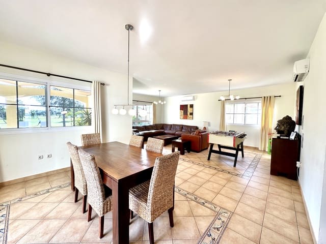 3 soverom Villa til salgs i Caleta de Fuste, Antigua med svømmebasseng - € 775 000 (Ref: 7963140)