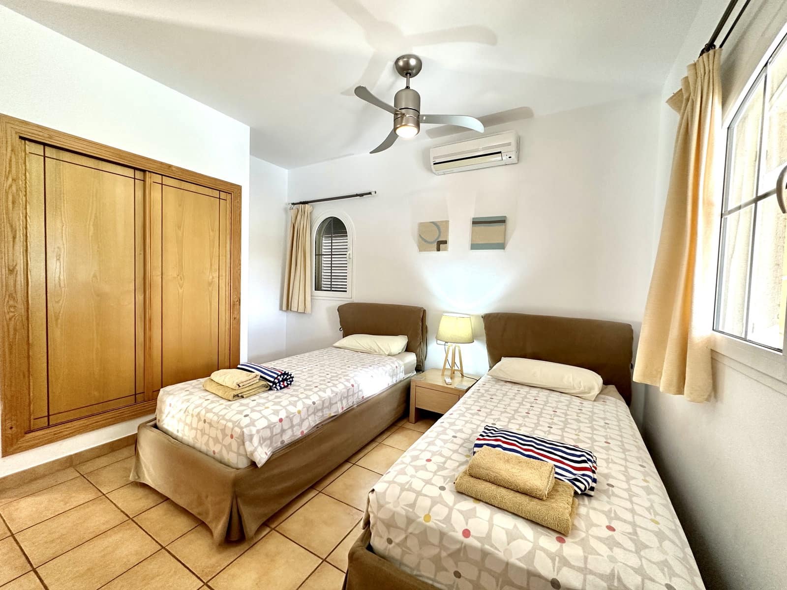 3 soveværelse Villa til salg i Caleta de Fuste med swimmingpool garage - € 749.000 (Ref: 7963140)