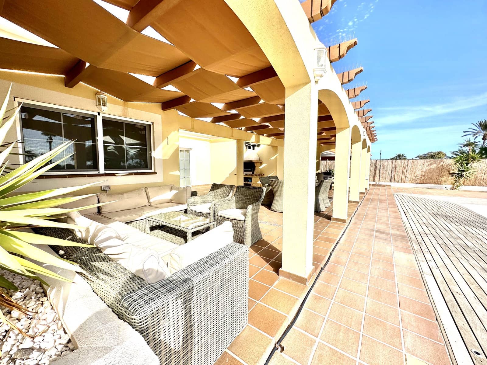 3 soveværelse Villa til salg i Caleta de Fuste med swimmingpool garage - € 749.000 (Ref: 7963140)