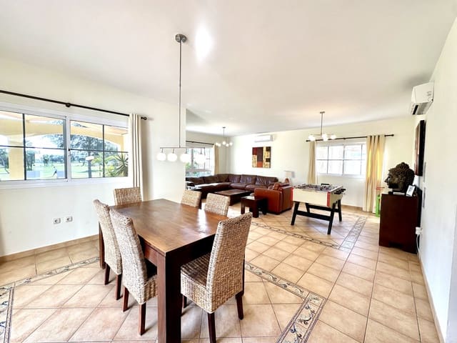 3 soveværelse Villa til salg i Caleta de Fuste, Antigua med swimmingpool garage - € 749.000 (Ref: 7963140)