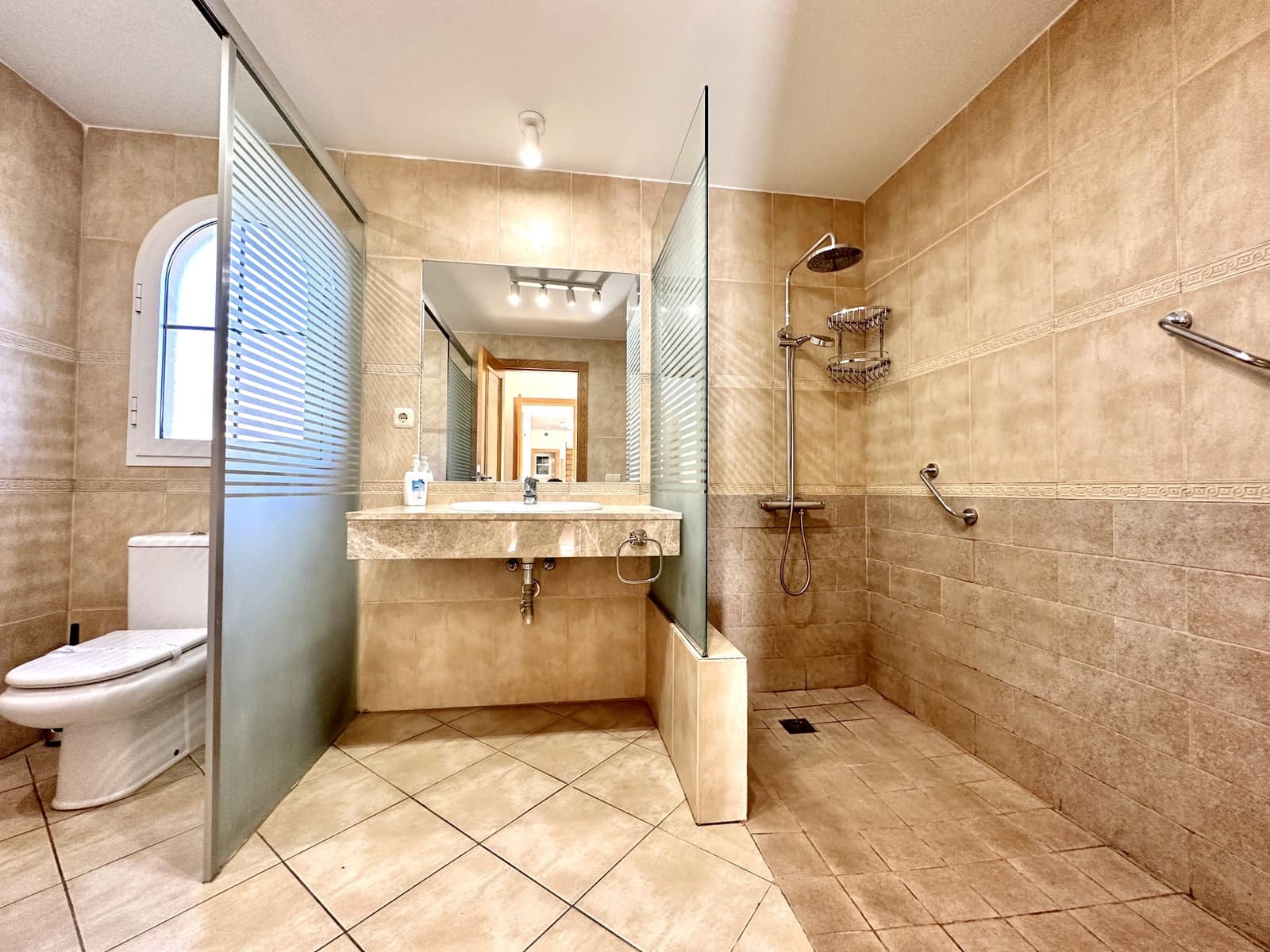 3 soveværelse Villa til salg i Caleta de Fuste med swimmingpool garage - € 749.000 (Ref: 7963140)